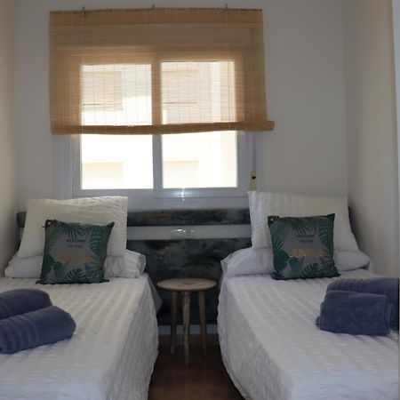Port View - Reina Sofia Apartman Estepona Kültér fotó