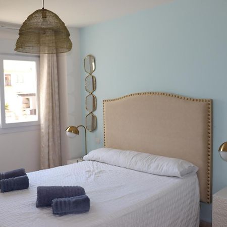 Port View - Reina Sofia Apartman Estepona Kültér fotó